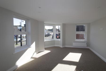 2 bedroom Flat to let in Bargates, Christchurch, BH23