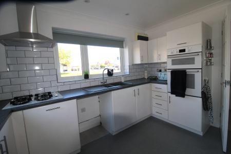 3 bedroom Town house to let in Mudeford, Christchurch, BH23