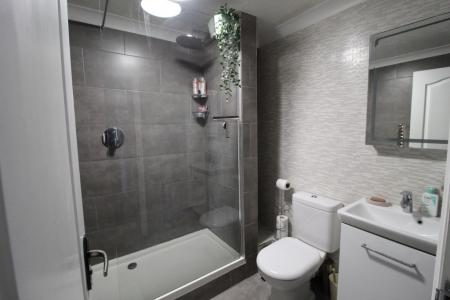 1 bedroom Flat to let in Bargates, Christchurch, BH23