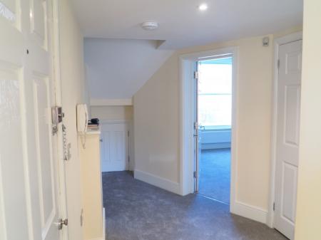 2 bedroom Flat to let in Purewell, Christchurch, BH23