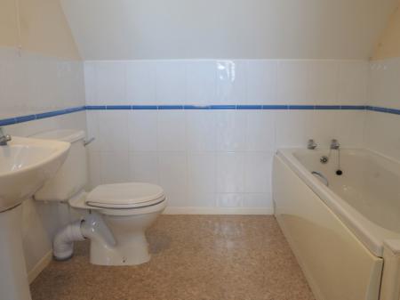 1 bedroom Flat to let in Station Road, New Milton, BH25