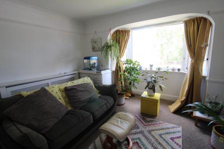 2 bedroom Flat to let in Oak Avenue, Christchurch, BH23