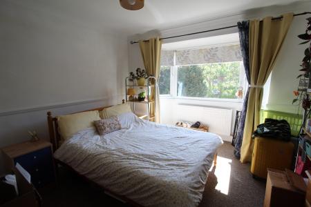 2 bedroom Flat to let in Oak Avenue, Christchurch, BH23