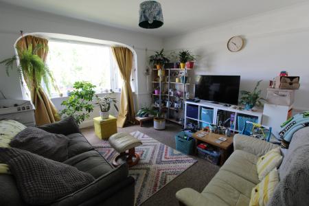 2 bedroom Flat to let in Oak Avenue, Christchurch, BH23