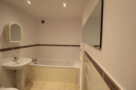 2 bedroom Flat to let in Crabton Close Road, Boscombe, Bournemouth, BH5