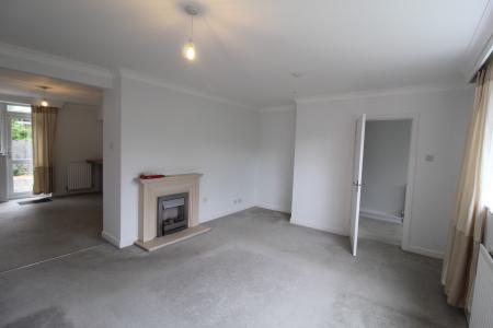 3 bedroom Terraced House to let in St Georges Close, Highcliffe, BH23