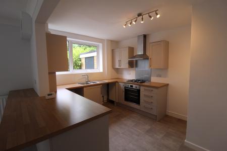 3 bedroom Terraced House to let in St Georges Close, Highcliffe, BH23