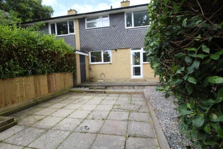 3 bedroom Terraced House to let in St Georges Close, Highcliffe, BH23