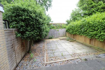 3 bedroom Terraced House to let in St Georges Close, Highcliffe, BH23