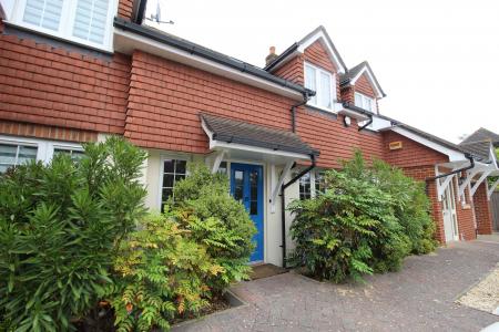 2 bedroom Mews house to let in Chewton Mews, Heather Close, Walkford, Christchurch, BH23