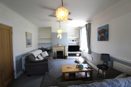 4 bedroom Detached house to let in The Grove, West Christchurch, Christchurch, BH23