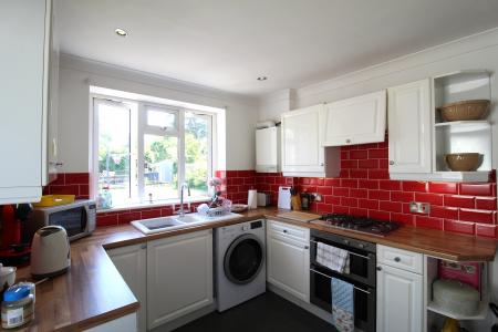 4 bedroom Detached house to let in The Grove, West Christchurch, Christchurch, BH23