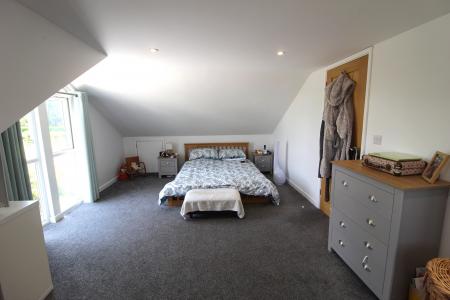 4 bedroom Detached house to let in The Grove, West Christchurch, Christchurch, BH23