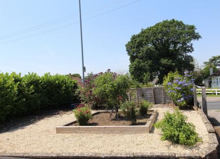 4 bedroom Detached house to let in The Grove, West Christchurch, Christchurch, BH23
