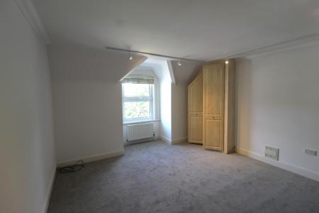 2 bedroom Flat to let in Salisbury Road, Burton, BH23