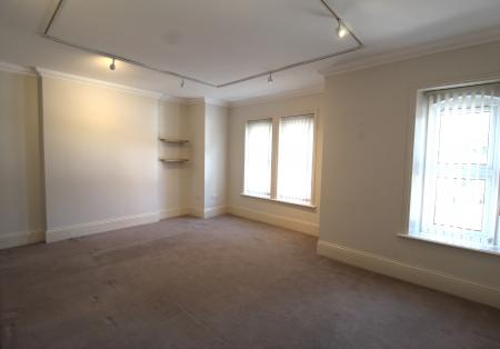 2 bedroom Flat to let in Salisbury Road, Burton, BH23