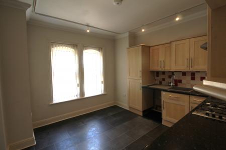 2 bedroom Flat to let in Salisbury Road, Burton, BH23