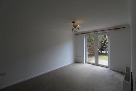 2 bedroom Flat to let in Newlands Road, Christchurch, BH23