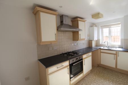 2 bedroom Flat to let in Newlands Road, Christchurch, BH23