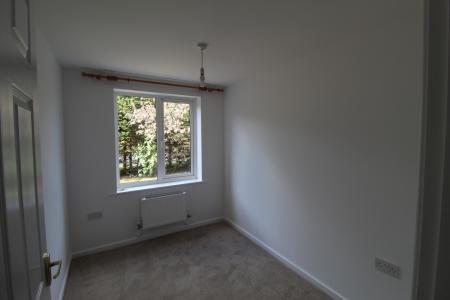 2 bedroom Flat to let in Newlands Road, Christchurch, BH23