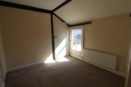 1 bedroom Flat to let in Bargates, Christchurch, BH23