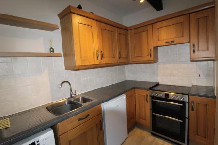 1 bedroom Flat to let in Bargates, Christchurch, BH23