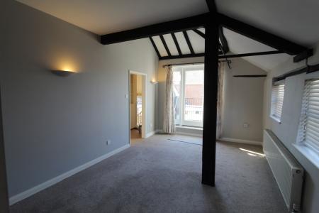 1 bedroom Flat to let in Bargates, Christchurch, BH23