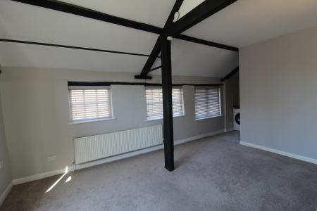 1 bedroom Flat to let in Bargates, Christchurch, BH23