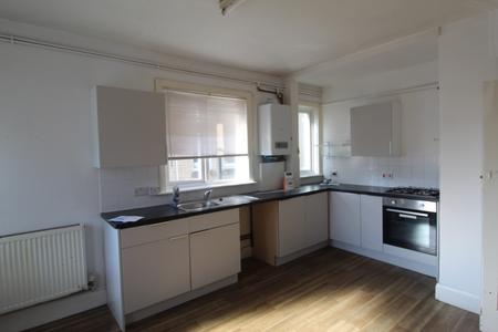 3 bedroom Flat to let in Tuckton Road, Bournemouth, BH6