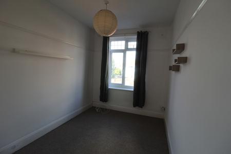 3 bedroom Flat to let in Tuckton Road, Bournemouth, BH6