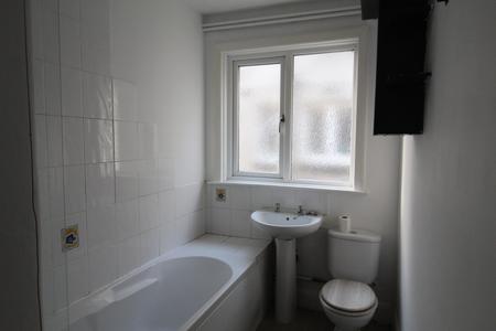 3 bedroom Flat to let in Tuckton Road, Bournemouth, BH6