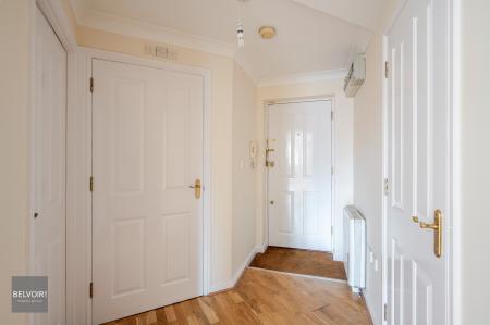2 bedroom Flat for sale in Albany Gardens, Hythe, Colchester, CO2