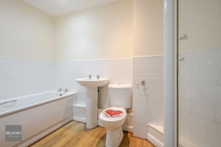 2 bedroom Flat for sale in Albany Gardens, Hythe, Colchester, CO2