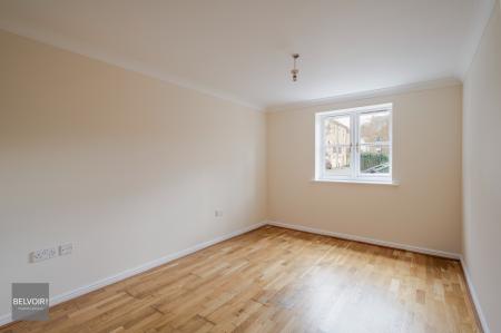 2 bedroom Flat for sale in Albany Gardens, Hythe, Colchester, CO2