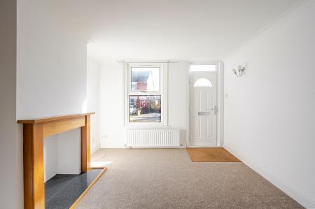 2 bedroom End of terrace house for sale in Nayland Road, Colchester, CO4