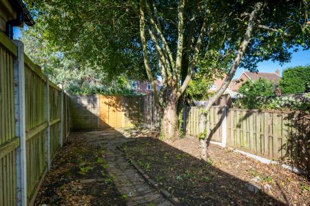 2 bedroom End of terrace house for sale in Nayland Road, Colchester, CO4