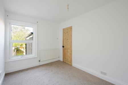 2 bedroom End of terrace house for sale in Nayland Road, Colchester, CO4