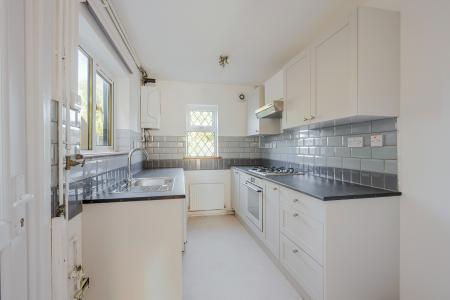 2 bedroom End of terrace house for sale in Nayland Road, Colchester, CO4