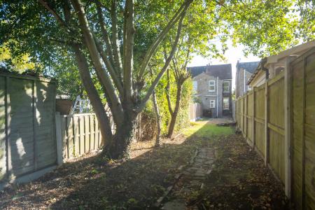 2 bedroom End of terrace house for sale in Nayland Road, Colchester, CO4