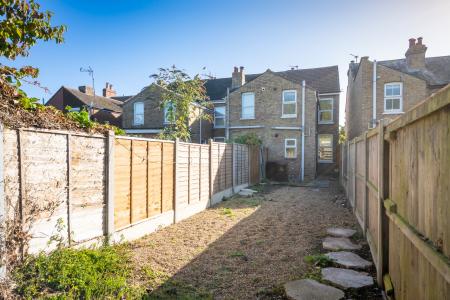 2 bedroom End of terrace house for sale in Nayland Road, Colchester, CO4