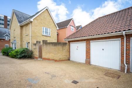 6 bedroom Terraced House for sale in Parkside Quarter, Colchester Town Centre, Colchester, CO1