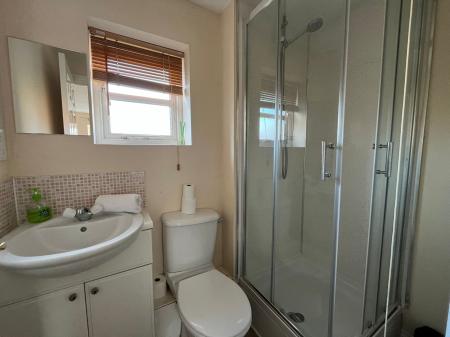 5 bedroom Semi-detached house to let in Hatcher Crescent, Hythe Quay, Colchester, CO2