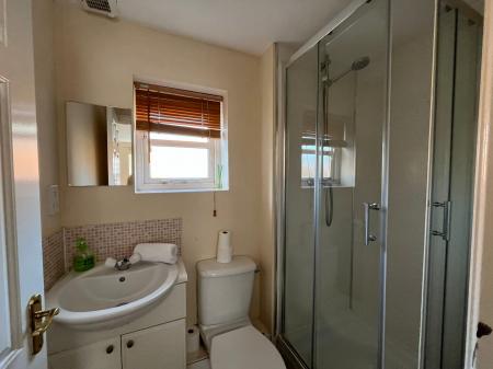 5 bedroom Semi-detached house to let in Hatcher Crescent, Hythe Quay, Colchester, CO2