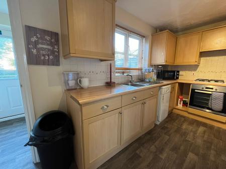 5 bedroom Semi-detached house to let in Hatcher Crescent, Hythe Quay, Colchester, CO2