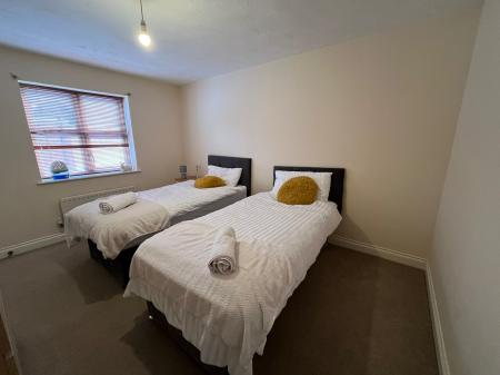 5 bedroom Semi-detached house to let in Hatcher Crescent, Hythe Quay, Colchester, CO2