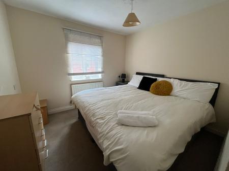 5 bedroom Semi-detached house to let in Hatcher Crescent, Hythe Quay, Colchester, CO2