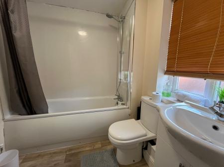 5 bedroom Semi-detached house to let in Hatcher Crescent, Hythe Quay, Colchester, CO2