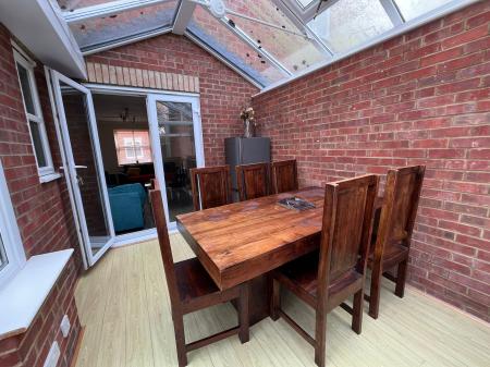 5 bedroom Semi-detached house to let in Hatcher Crescent, Hythe Quay, Colchester, CO2