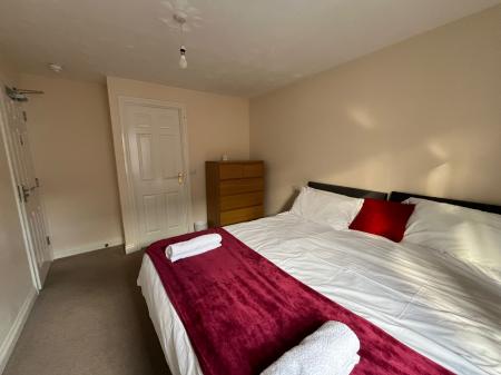 5 bedroom Semi-detached house to let in Hatcher Crescent, Hythe Quay, Colchester, CO2