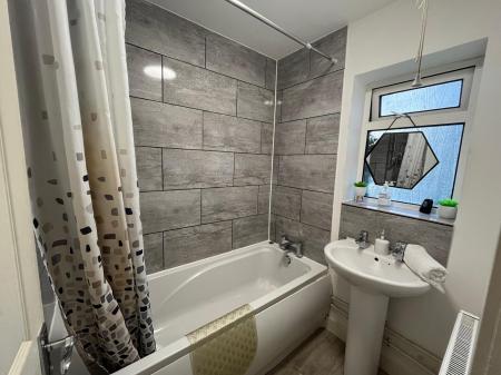 3 bedroom Terraced House to let in Hawthorn Avenue, Greenstead, Colchester, CO4